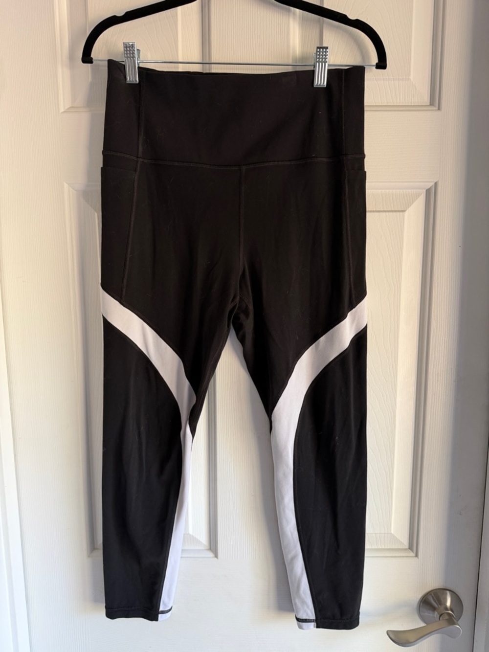 Athleta Black and White 7/8 High-Waist Leggings